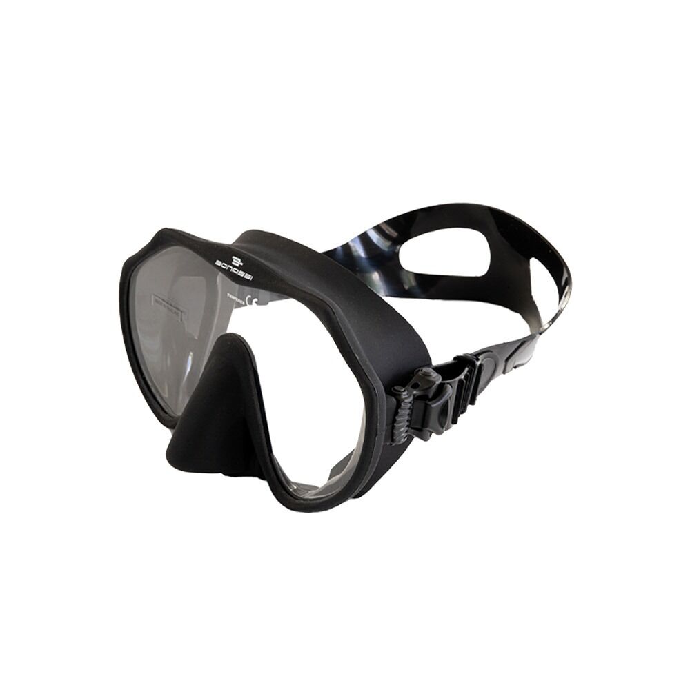 hera-mask-black-left hera-mask-black-left