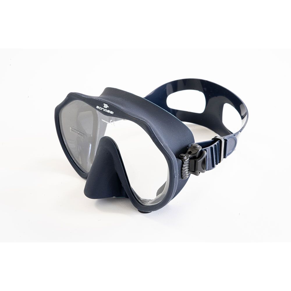 hera-mask-blue-left hera-mask-blue-left