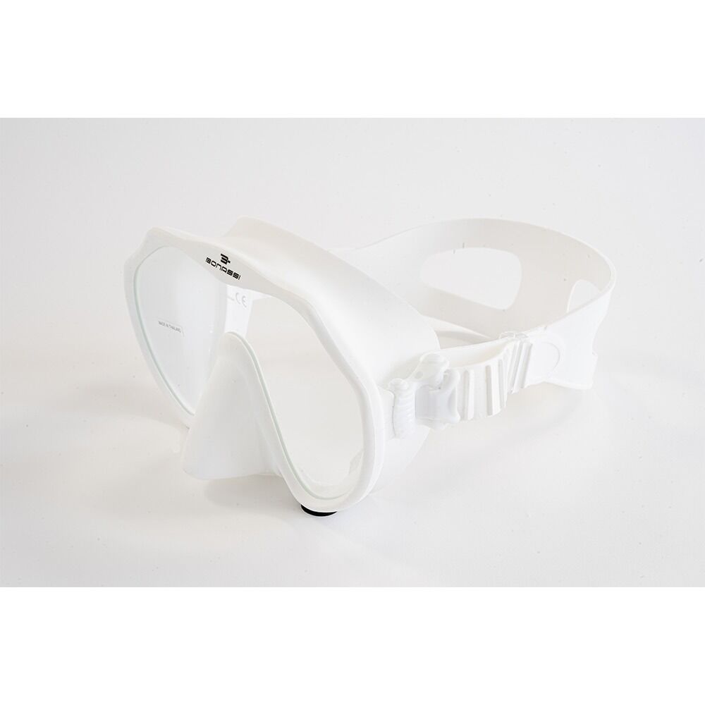 hera-mask-white-left hera-mask-white-left